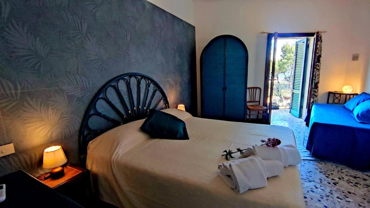 Hotel Golfo Azzurro Каполивери Екстериор снимка