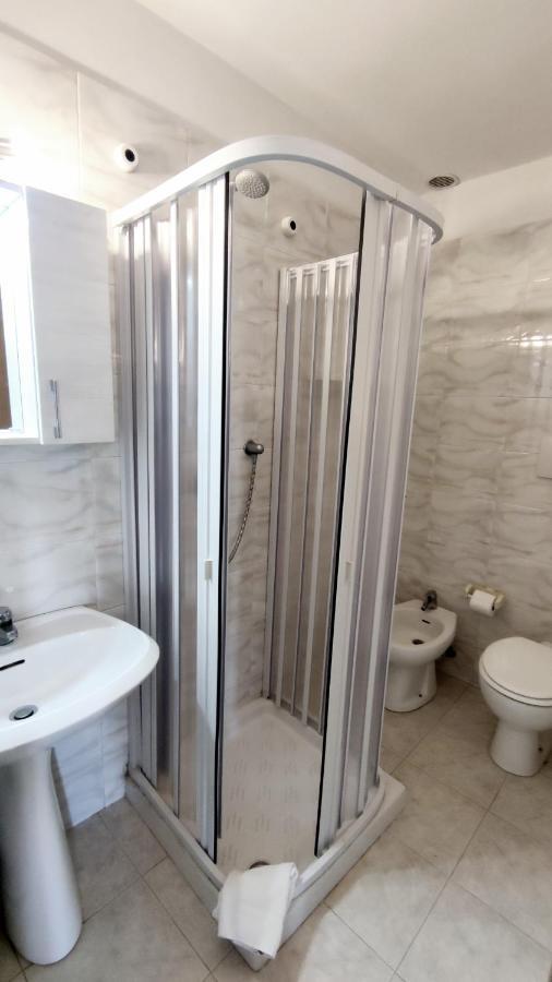 Hotel Golfo Azzurro Каполивери Екстериор снимка