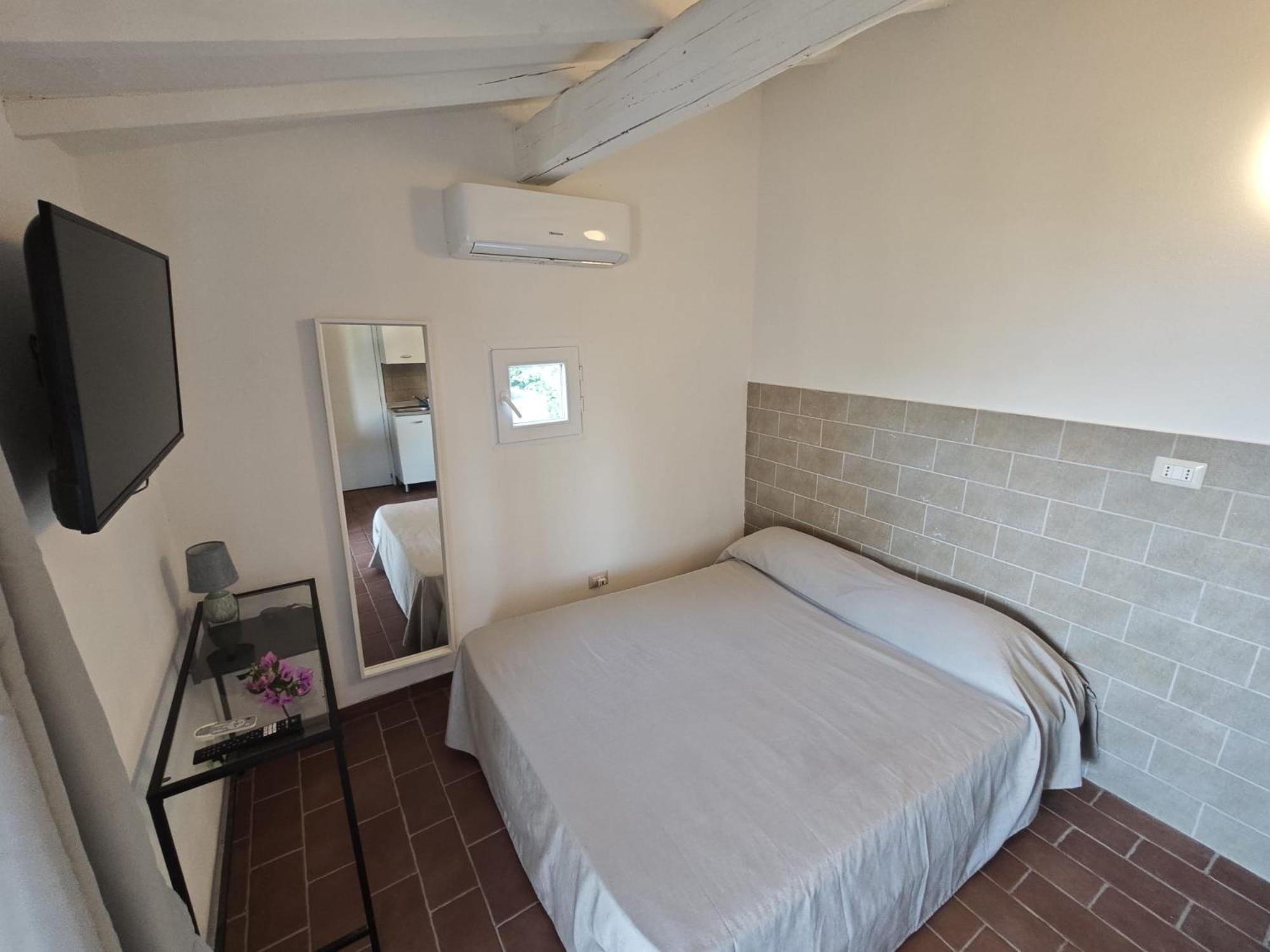 Hotel Golfo Azzurro Каполивери Екстериор снимка